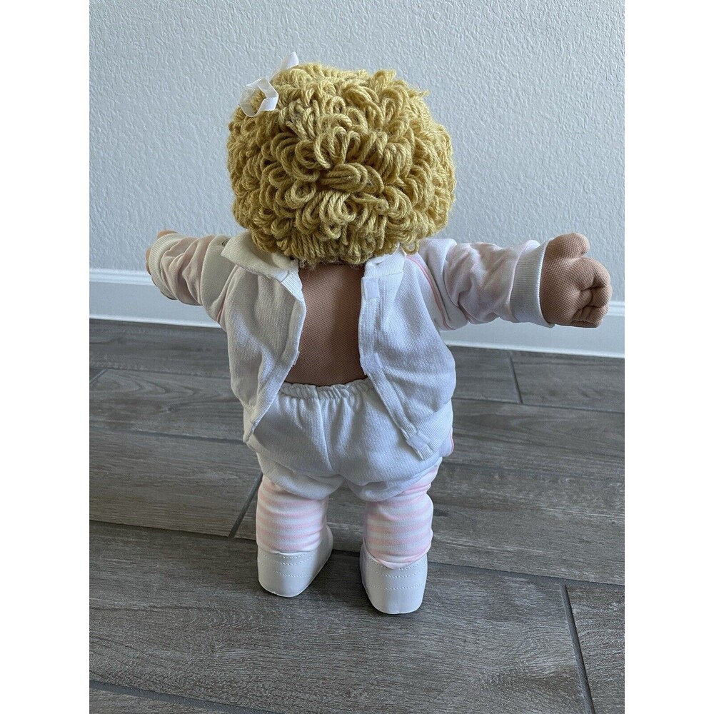 1982 cabbage patch doll Hong Kong Green Eyes Blonde With Sister 2015 EUC - Picture 5 of 14